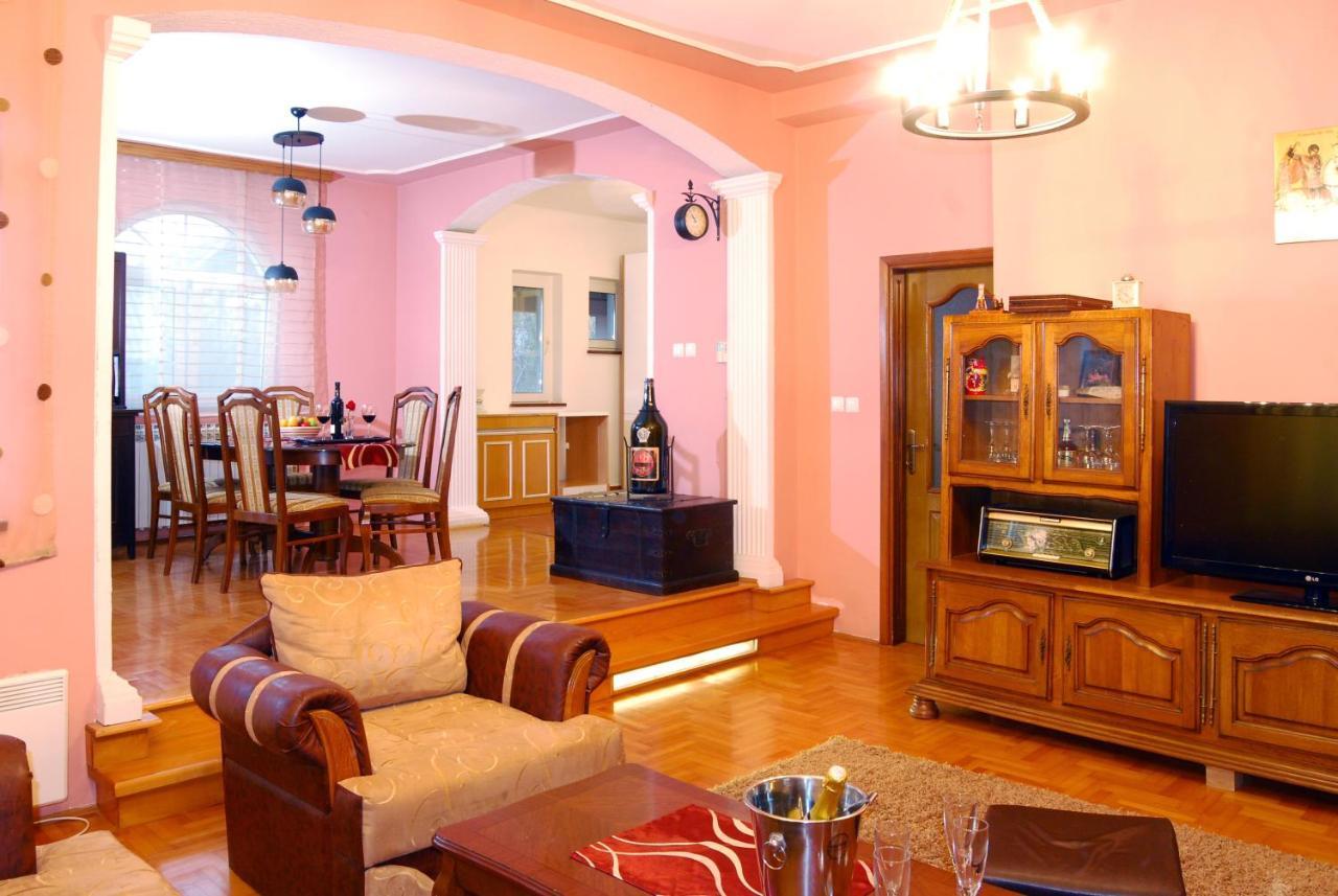 Villa Katarina With Pool Banja Luka Eksteriør bilde