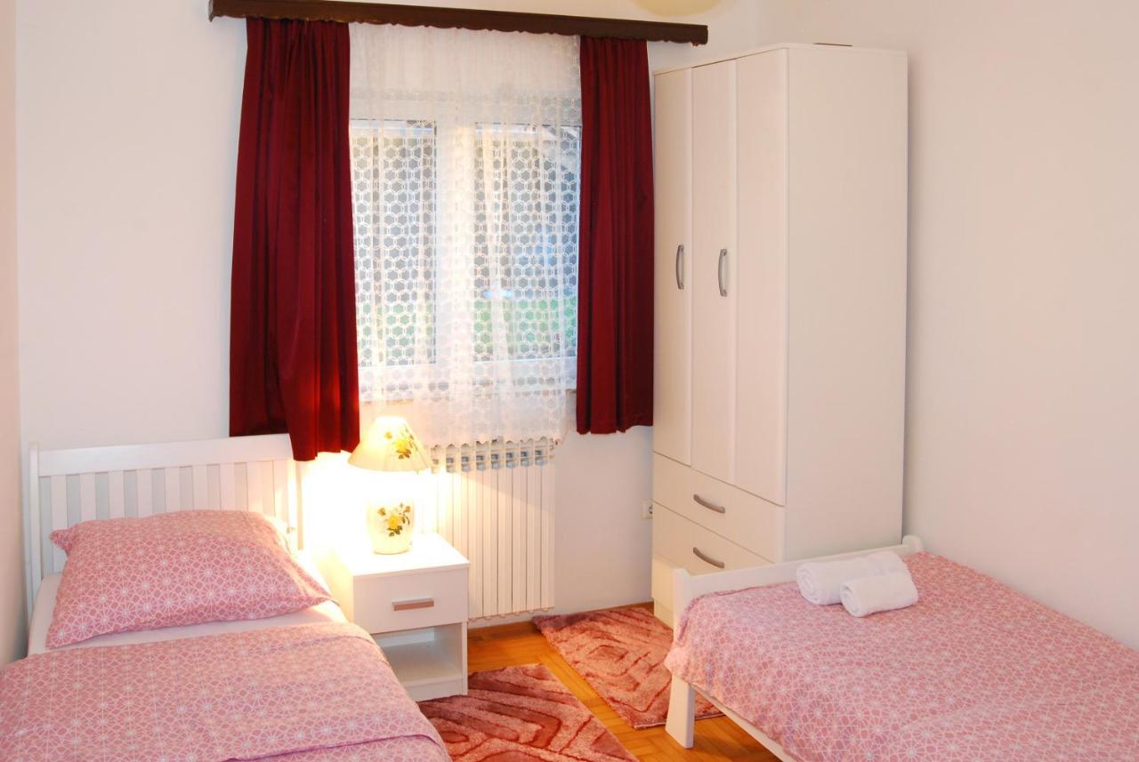 Villa Katarina With Pool Banja Luka Eksteriør bilde