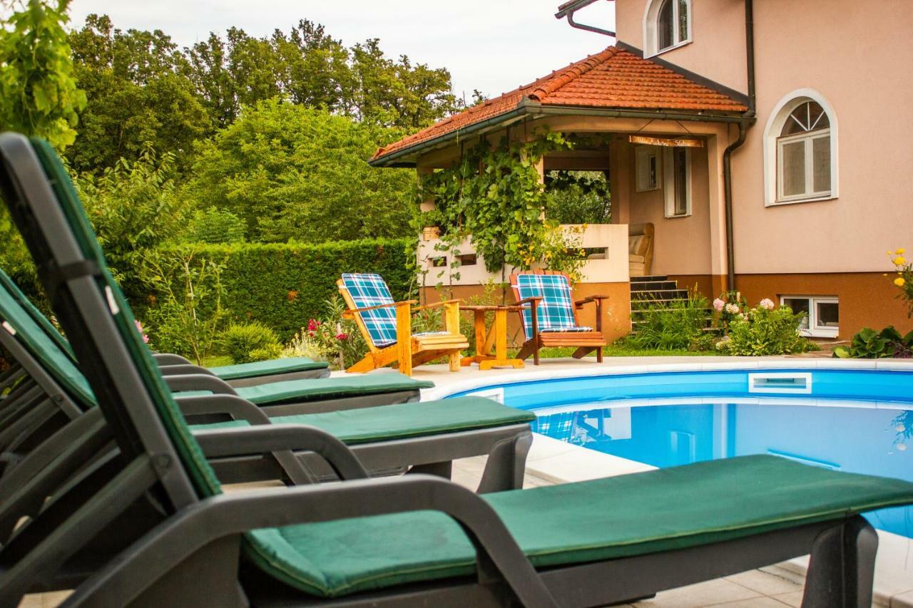 Villa Katarina With Pool Banja Luka Eksteriør bilde