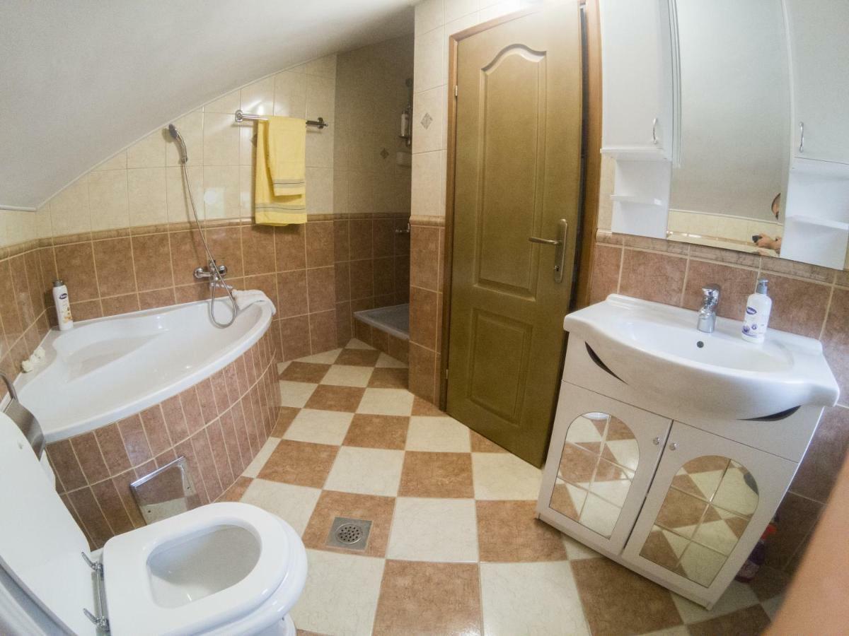 Villa Katarina With Pool Banja Luka Eksteriør bilde
