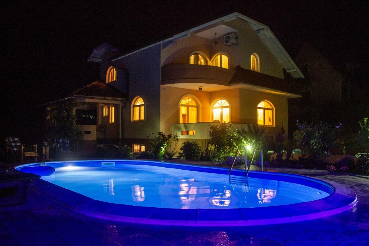 Villa Katarina With Pool Banja Luka Eksteriør bilde