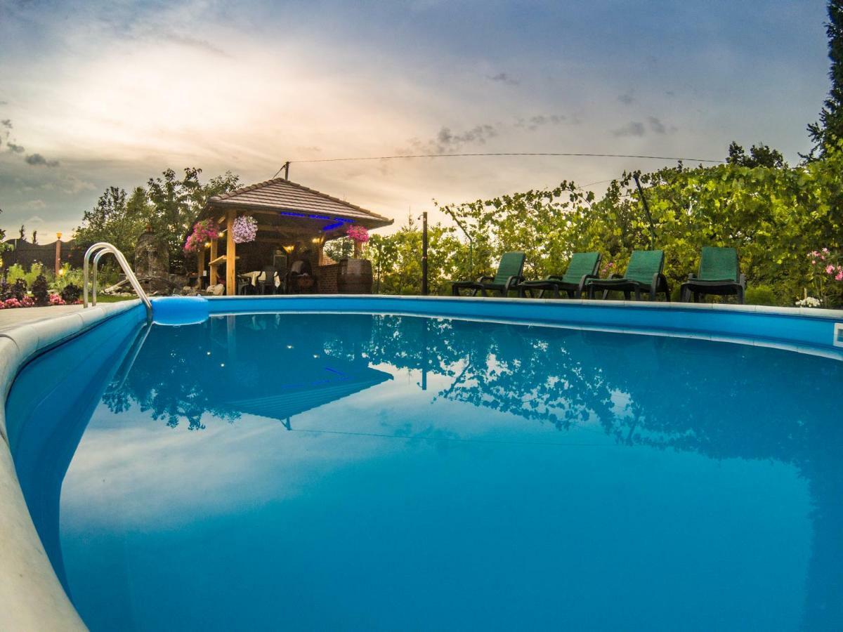 Villa Katarina With Pool Banja Luka Eksteriør bilde
