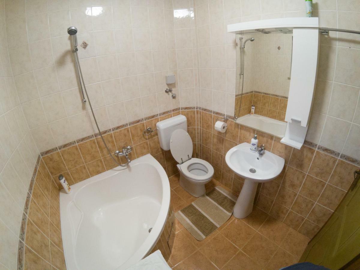 Villa Katarina With Pool Banja Luka Eksteriør bilde